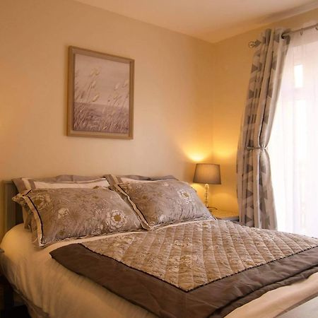 York City Centre, Recently Renovated 2 Bedroom Flat Екстериор снимка