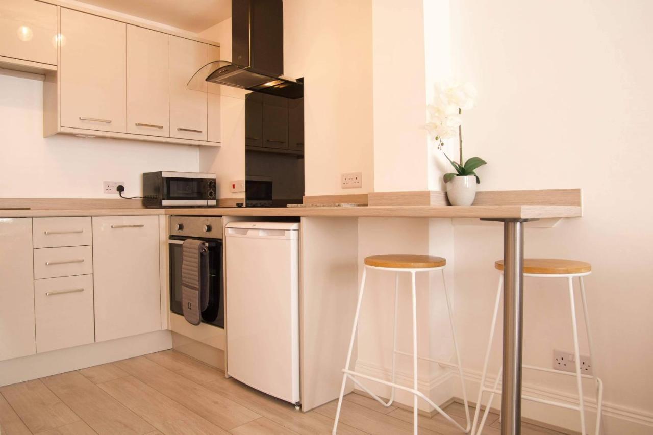 York City Centre, Recently Renovated 2 Bedroom Flat Екстериор снимка