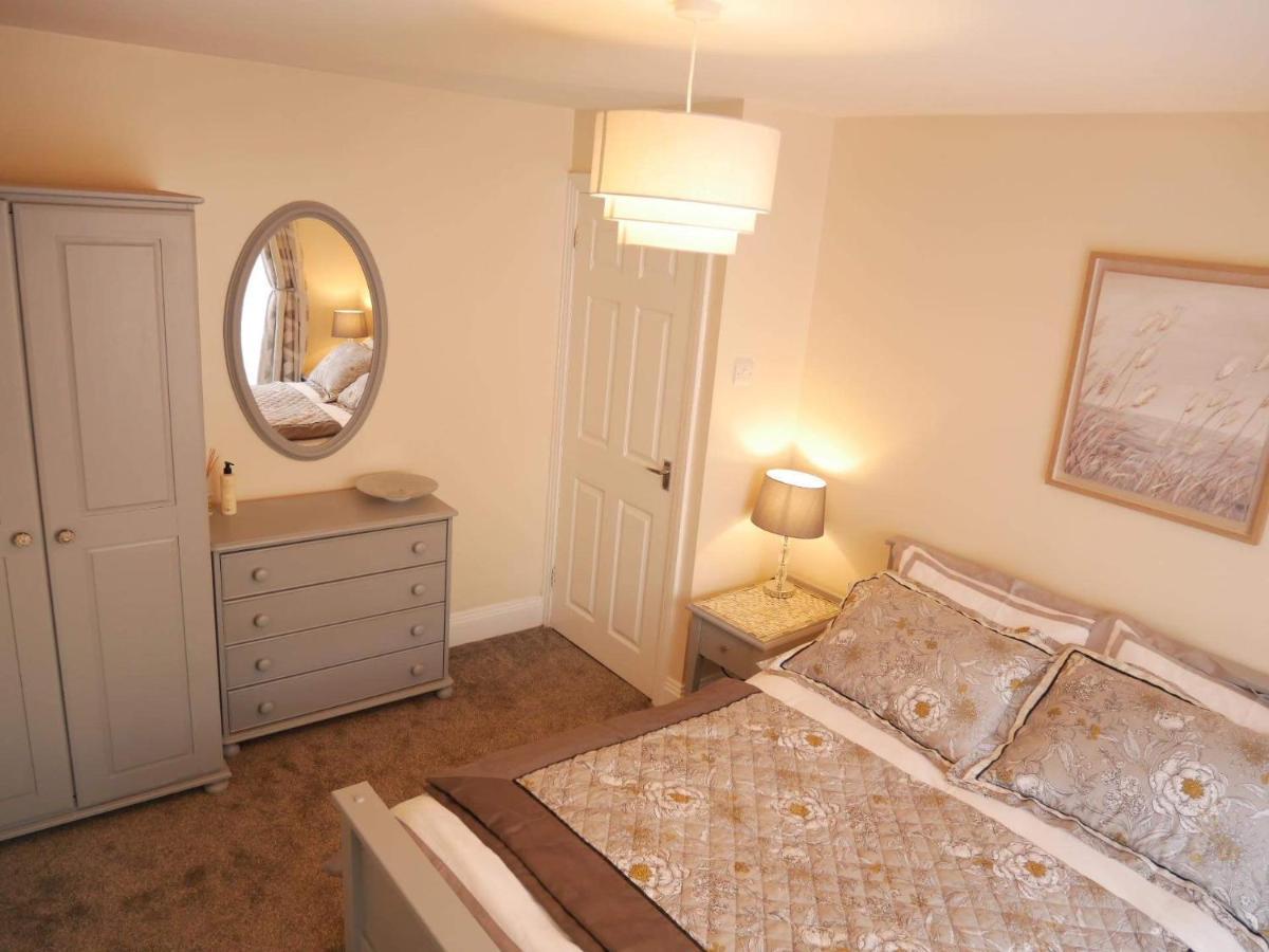 York City Centre, Recently Renovated 2 Bedroom Flat Екстериор снимка