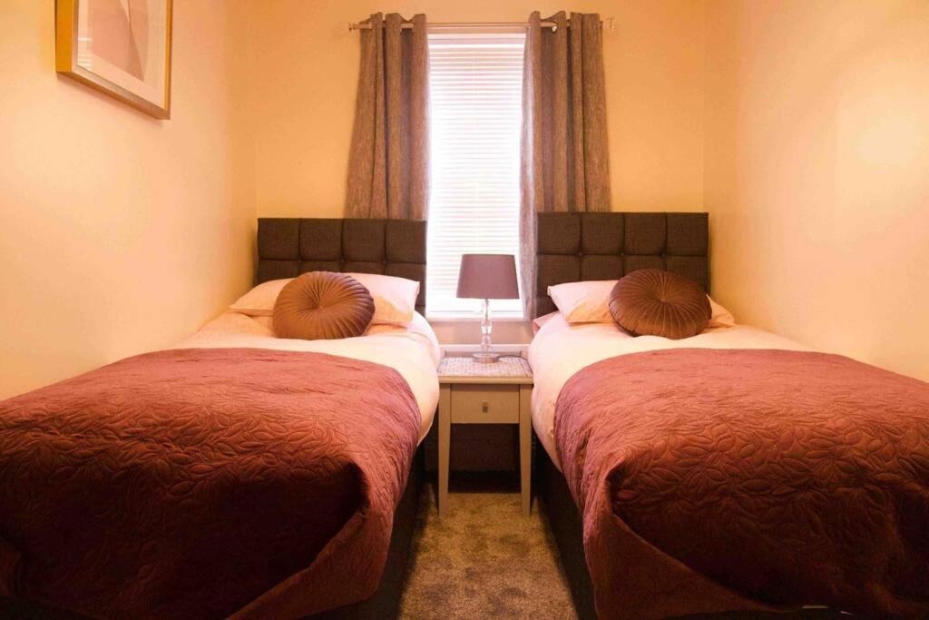 York City Centre, Recently Renovated 2 Bedroom Flat Екстериор снимка