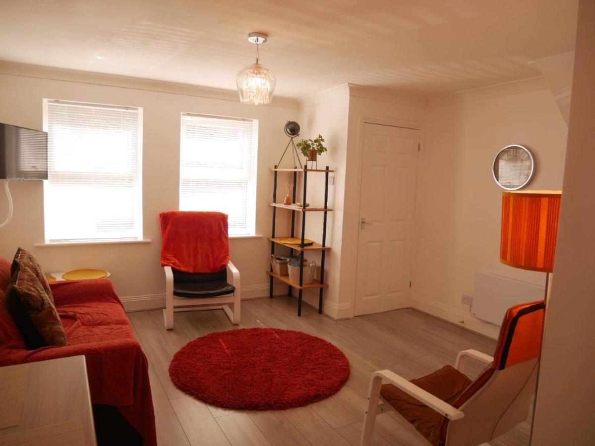 York City Centre, Recently Renovated 2 Bedroom Flat Екстериор снимка