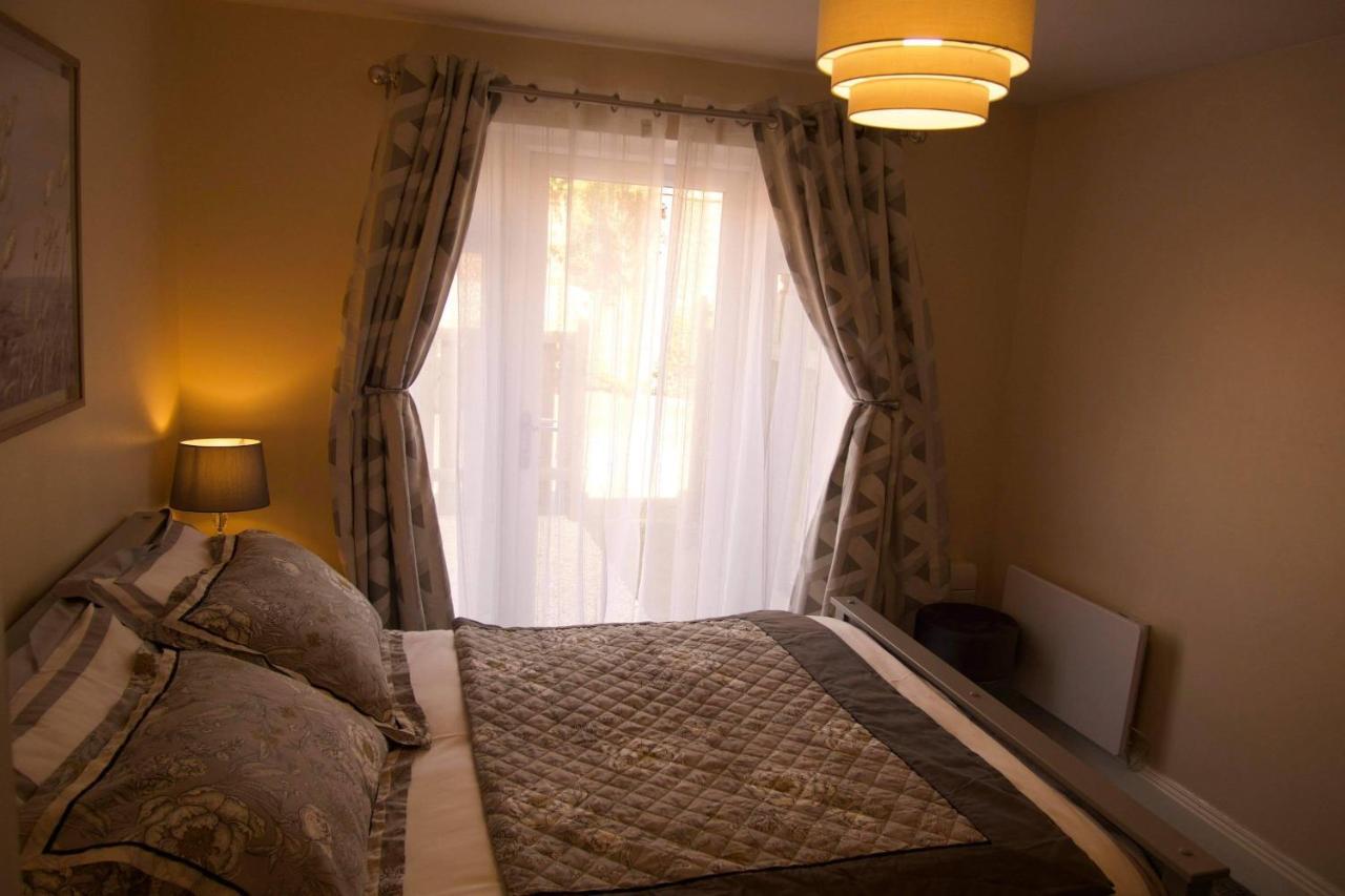 York City Centre, Recently Renovated 2 Bedroom Flat Екстериор снимка