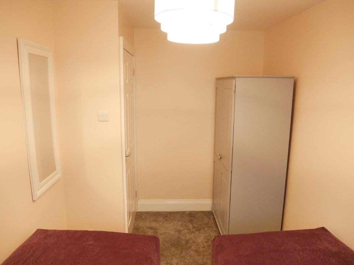 York City Centre, Recently Renovated 2 Bedroom Flat Екстериор снимка