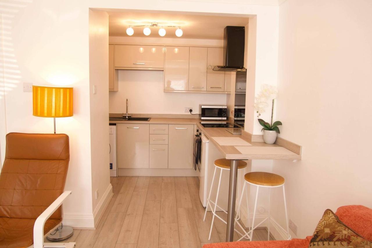 York City Centre, Recently Renovated 2 Bedroom Flat Екстериор снимка