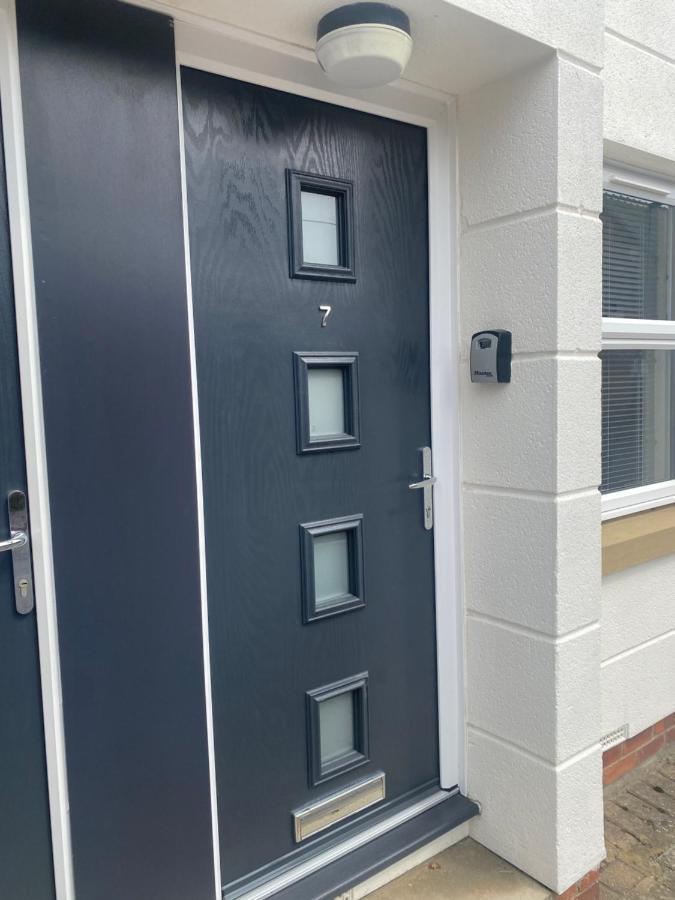 York City Centre, Recently Renovated 2 Bedroom Flat Екстериор снимка